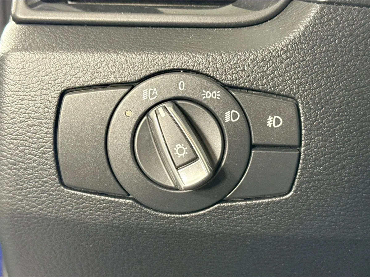2015 BMW X1 xDrive28i thumbnail 16