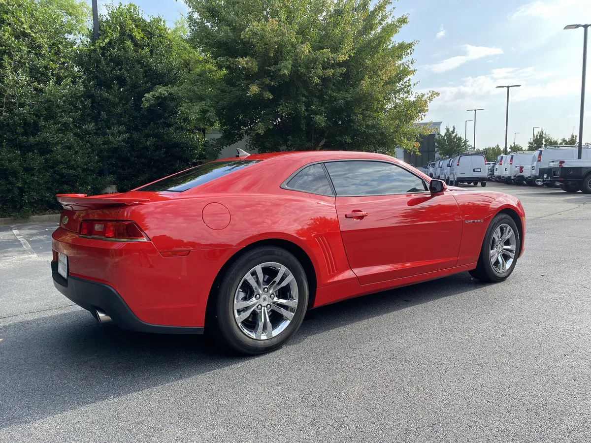 2015 Chevrolet Camaro LS thumbnail 8