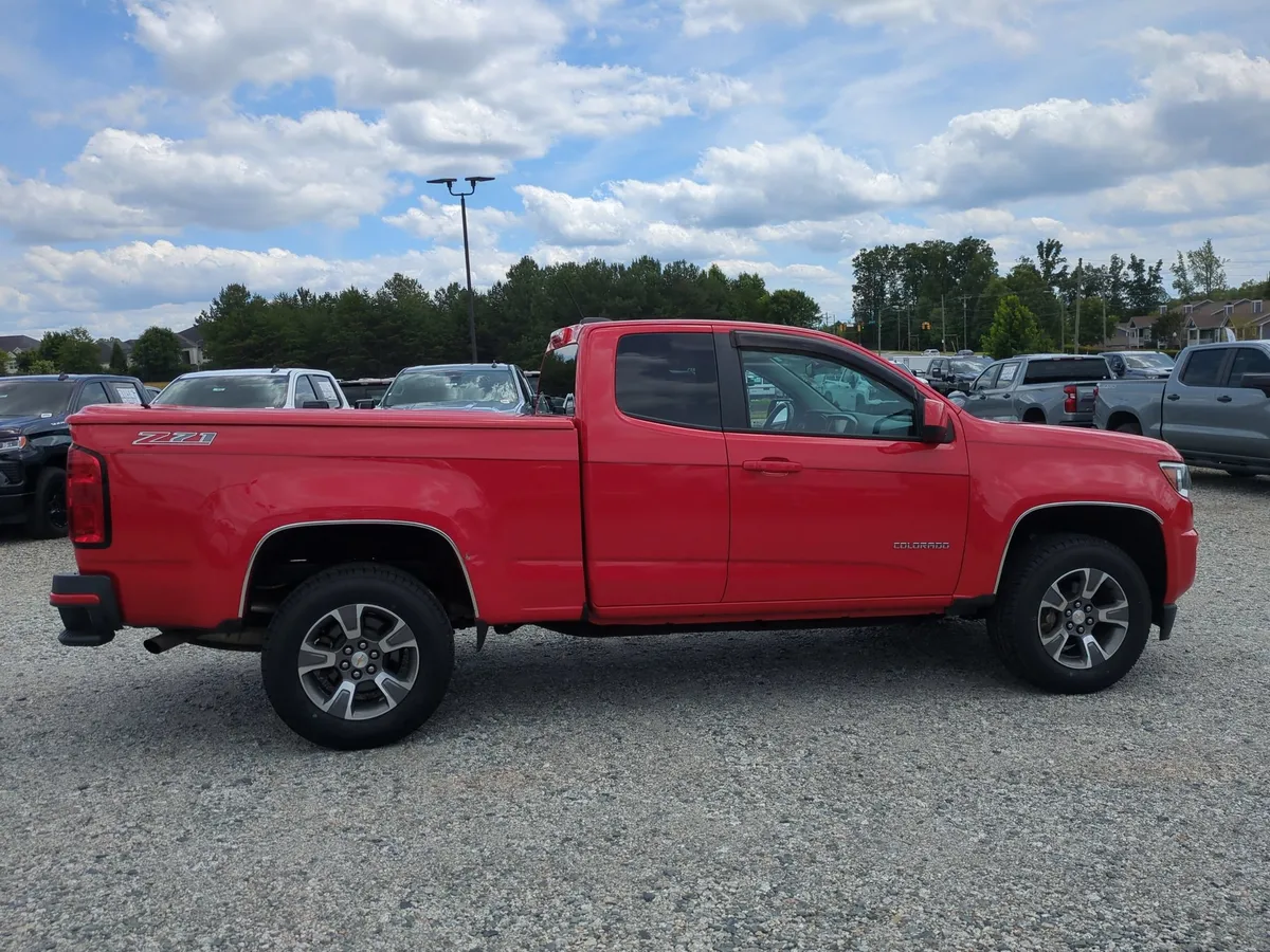 2015 Chevrolet Colorado 2WD Z71 thumbnail 10