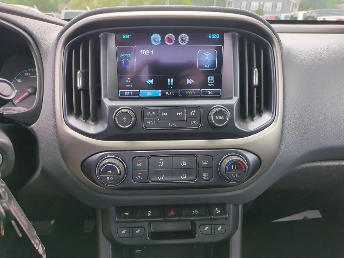 2015 Chevrolet Colorado 2WD Z71 thumbnail 22