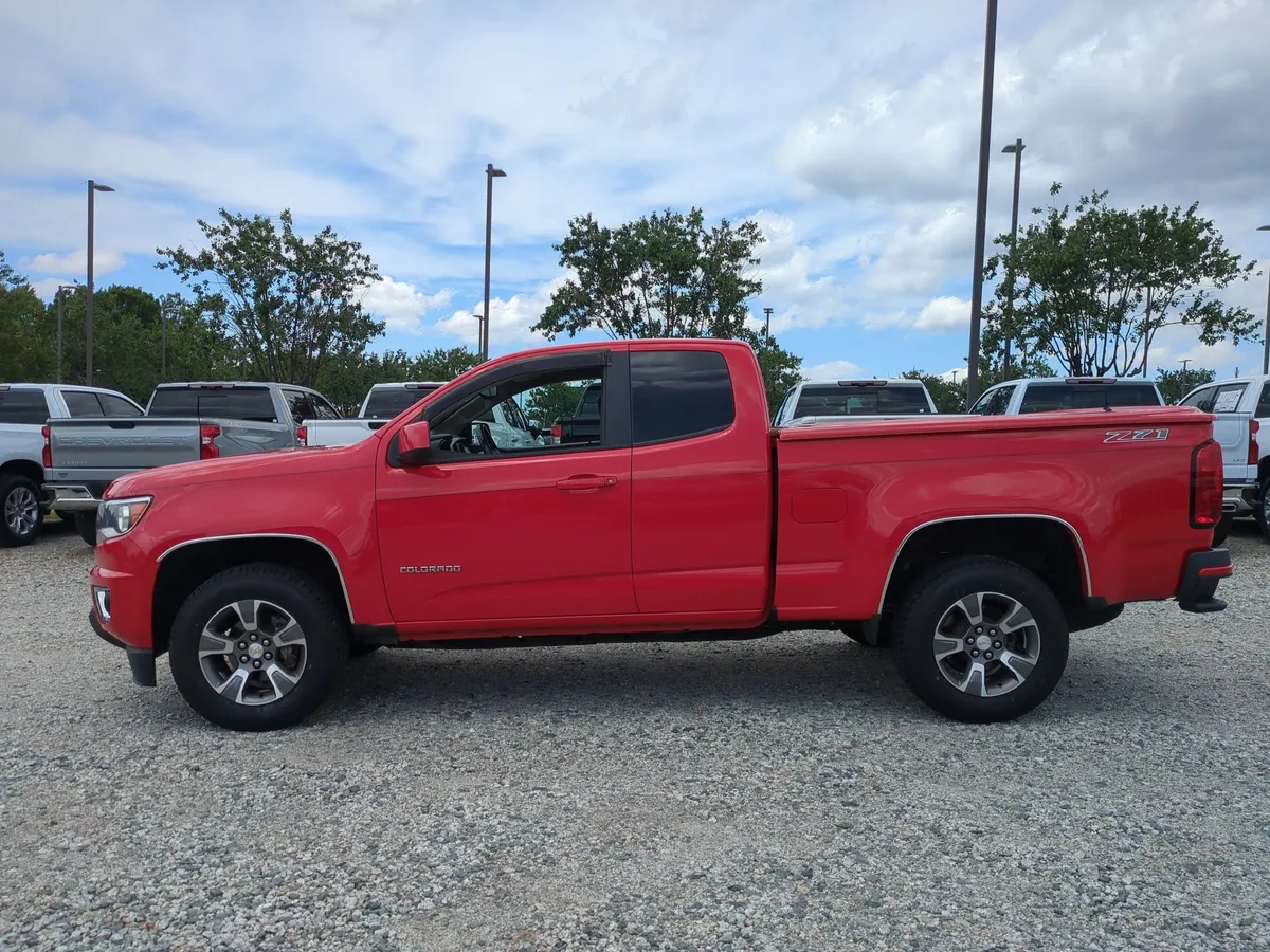 2015 Chevrolet Colorado 2WD Z71 thumbnail 6
