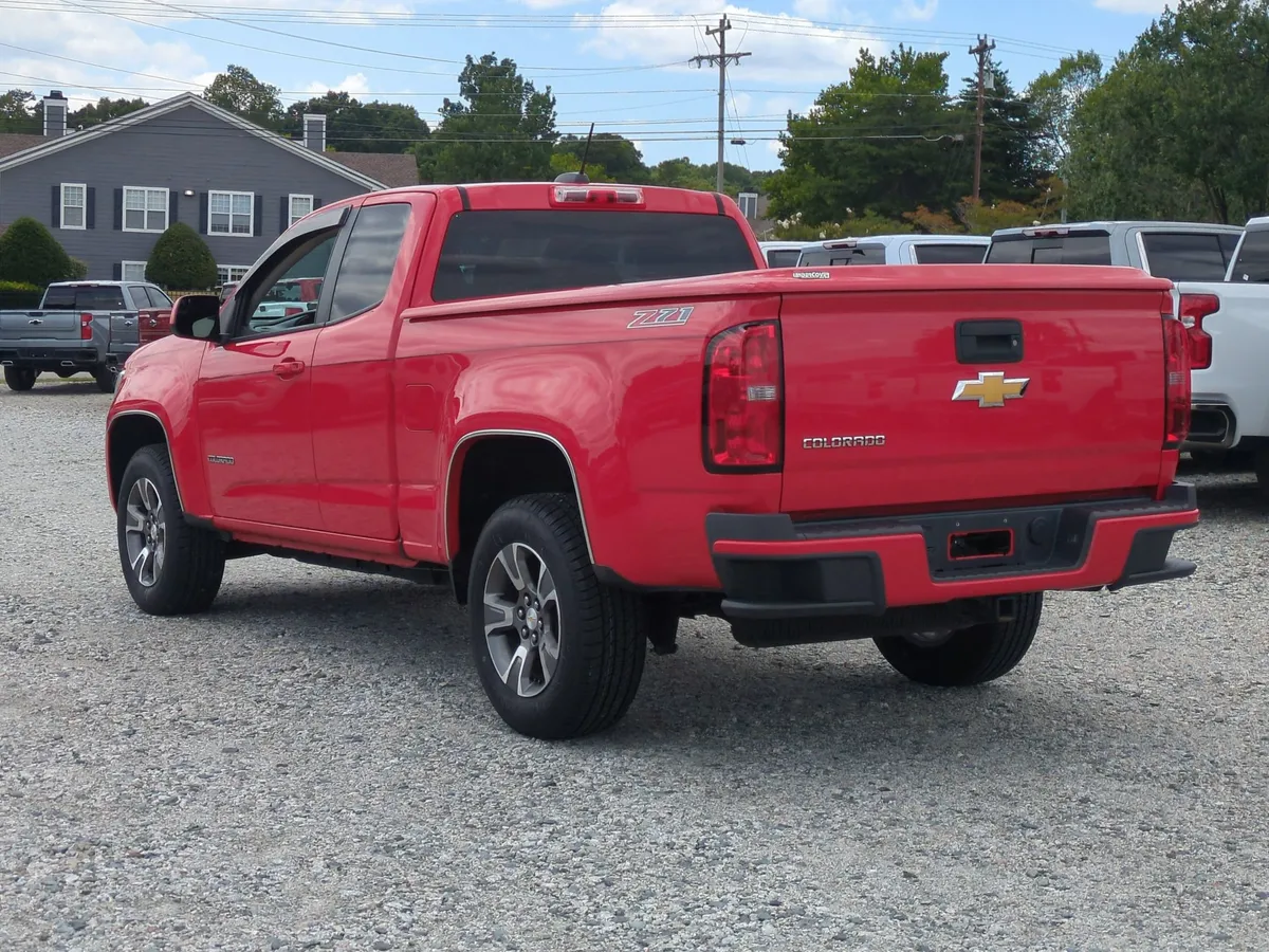 2015 Chevrolet Colorado 2WD Z71 thumbnail 7