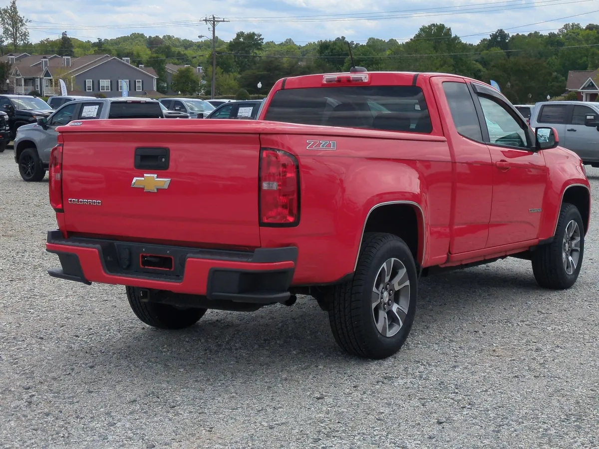 2015 Chevrolet Colorado 2WD Z71 thumbnail 9