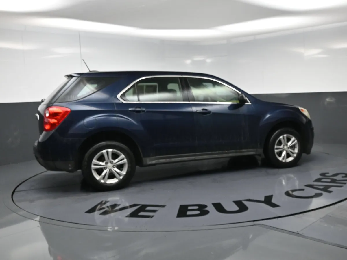 2015 Chevrolet Equinox LS thumbnail 15