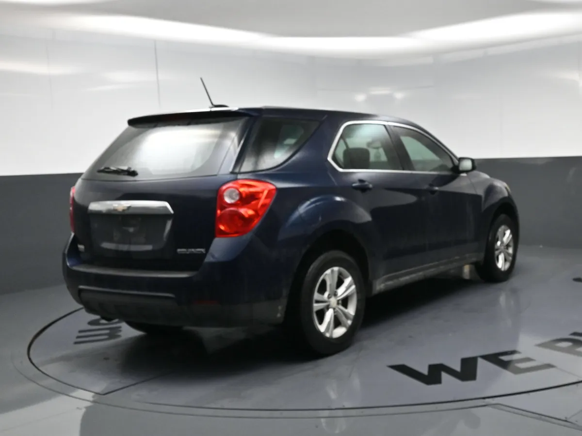 2015 Chevrolet Equinox LS thumbnail 16