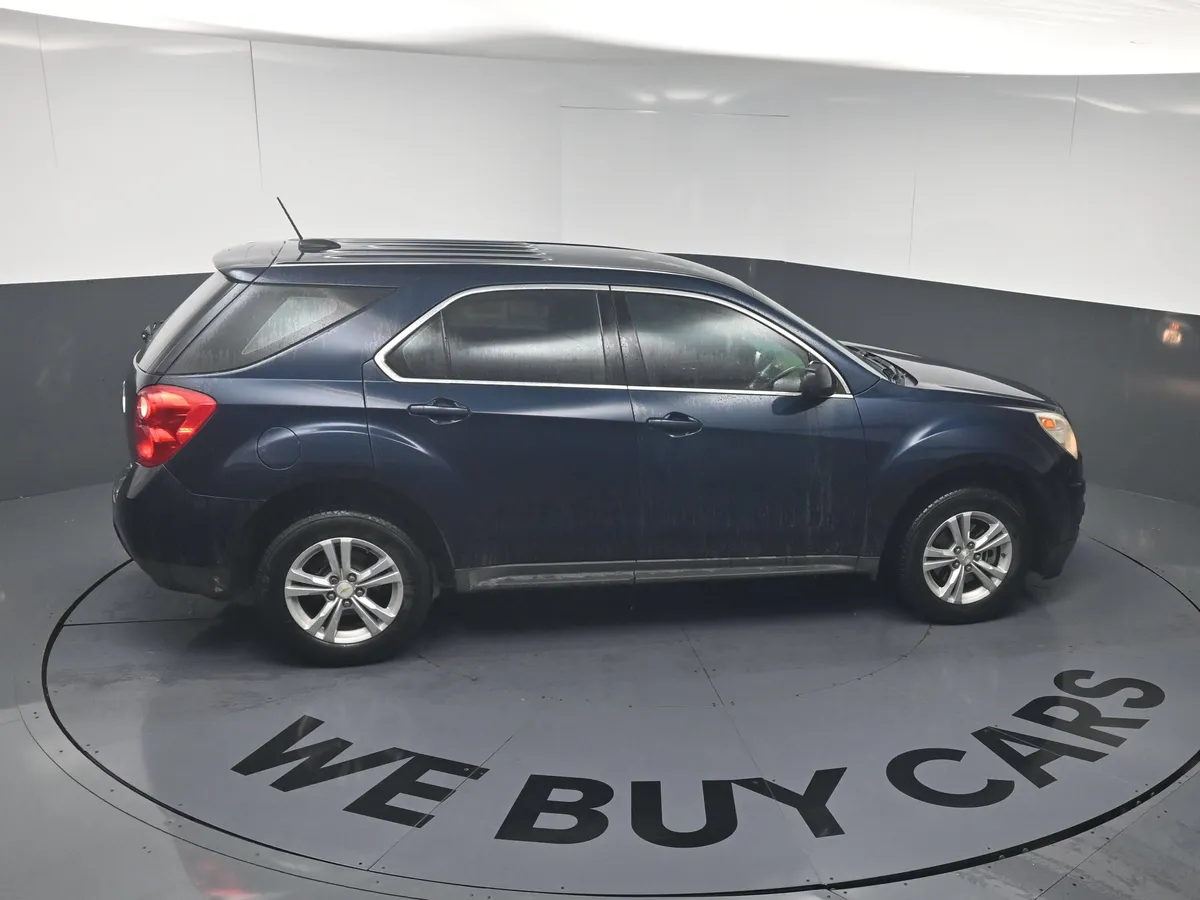 2015 Chevrolet Equinox LS thumbnail 23