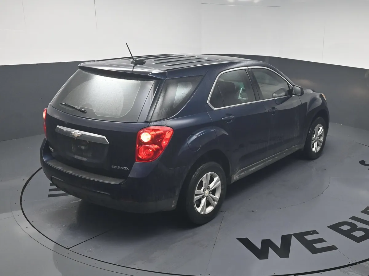 2015 Chevrolet Equinox LS thumbnail 24