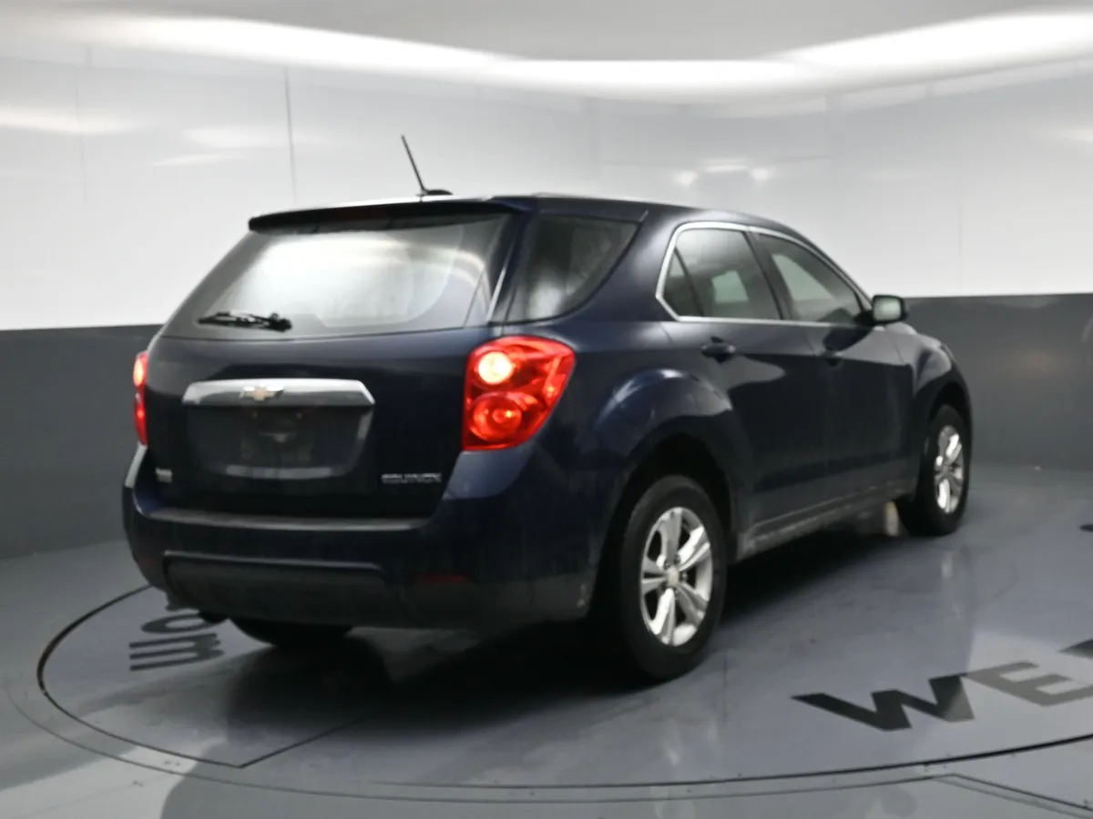 2015 Chevrolet Equinox LS thumbnail 8