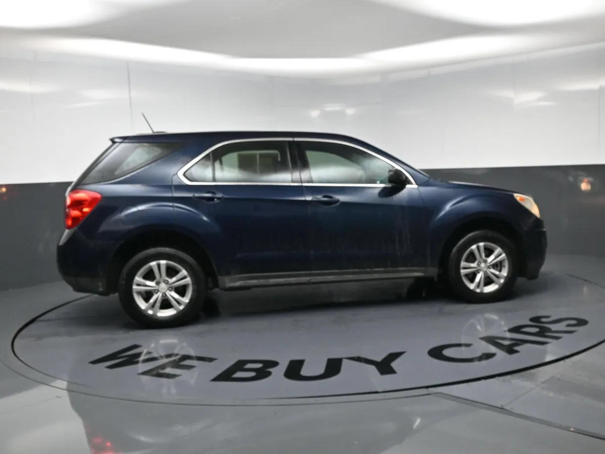 2015 Chevrolet Equinox LS thumbnail 9