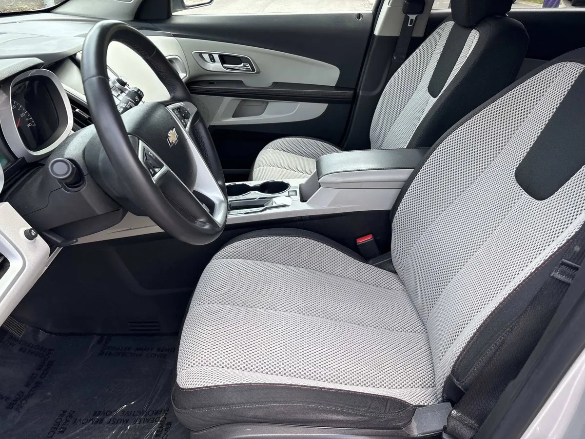 2015 Chevrolet Equinox LT thumbnail 13