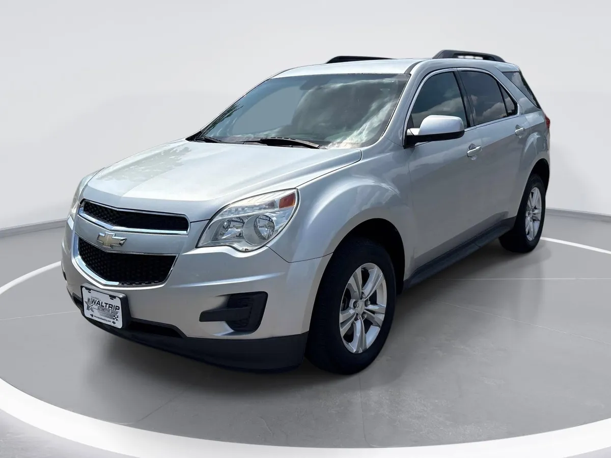 2015 Chevrolet Equinox LT thumbnail 2