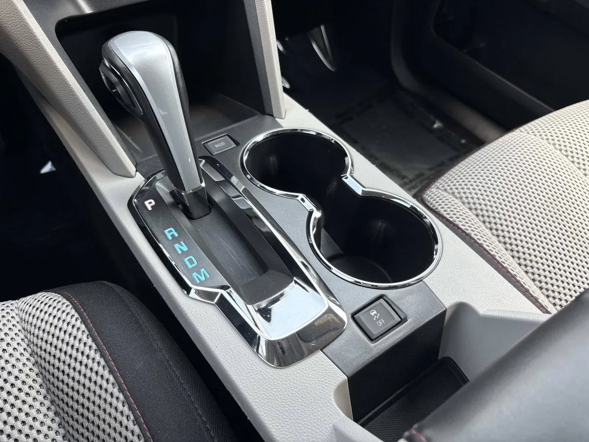 2015 Chevrolet Equinox LT thumbnail 23