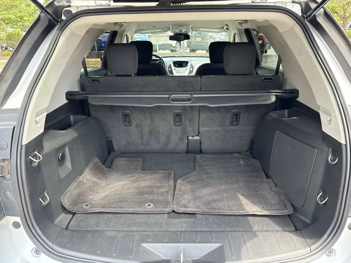 2015 Chevrolet Equinox LT thumbnail 30
