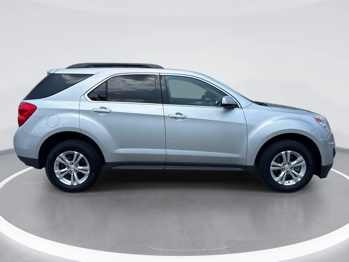 2015 Chevrolet Equinox LT thumbnail 8