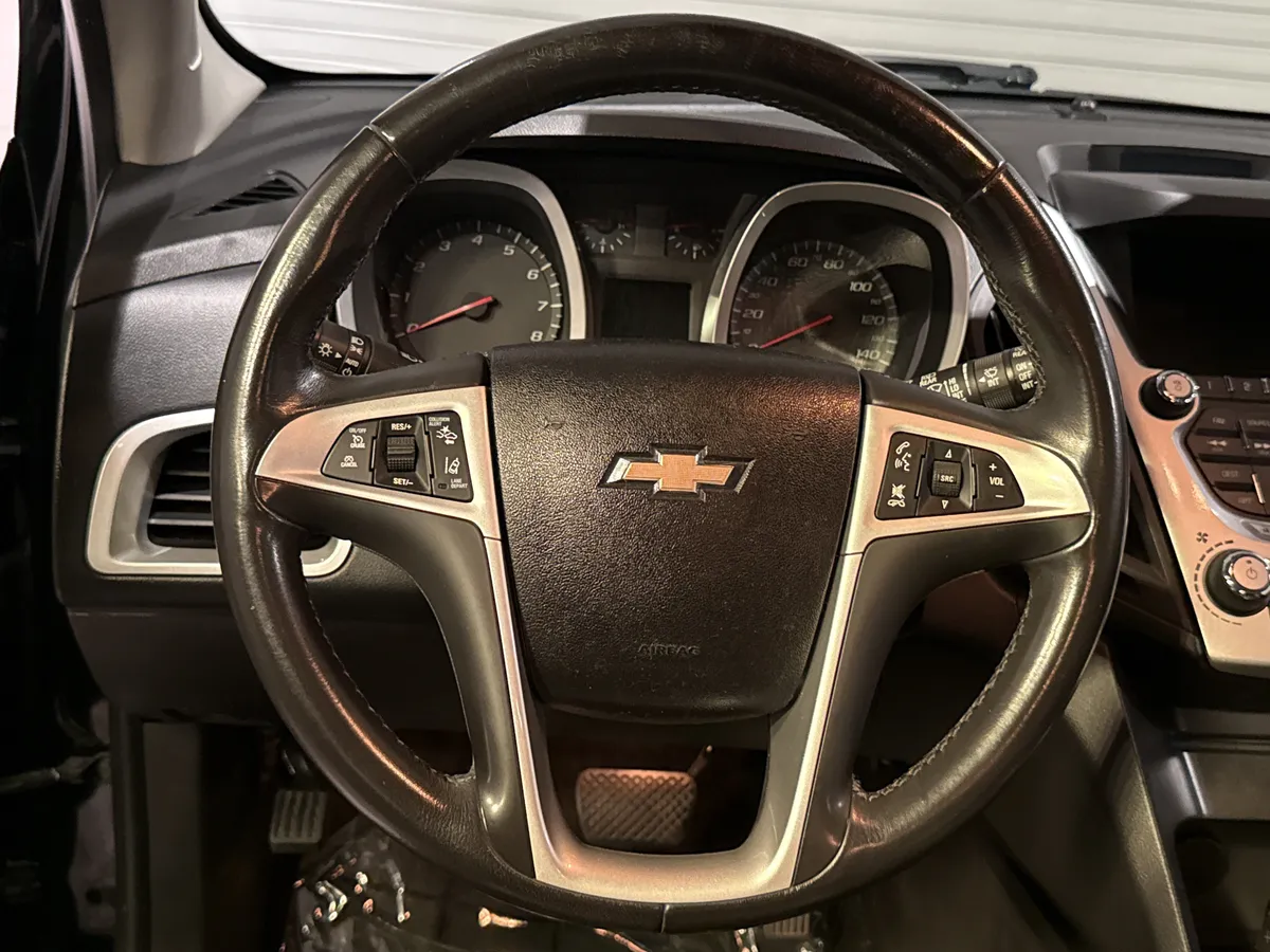 2015 Chevrolet Equinox LTZ thumbnail 17