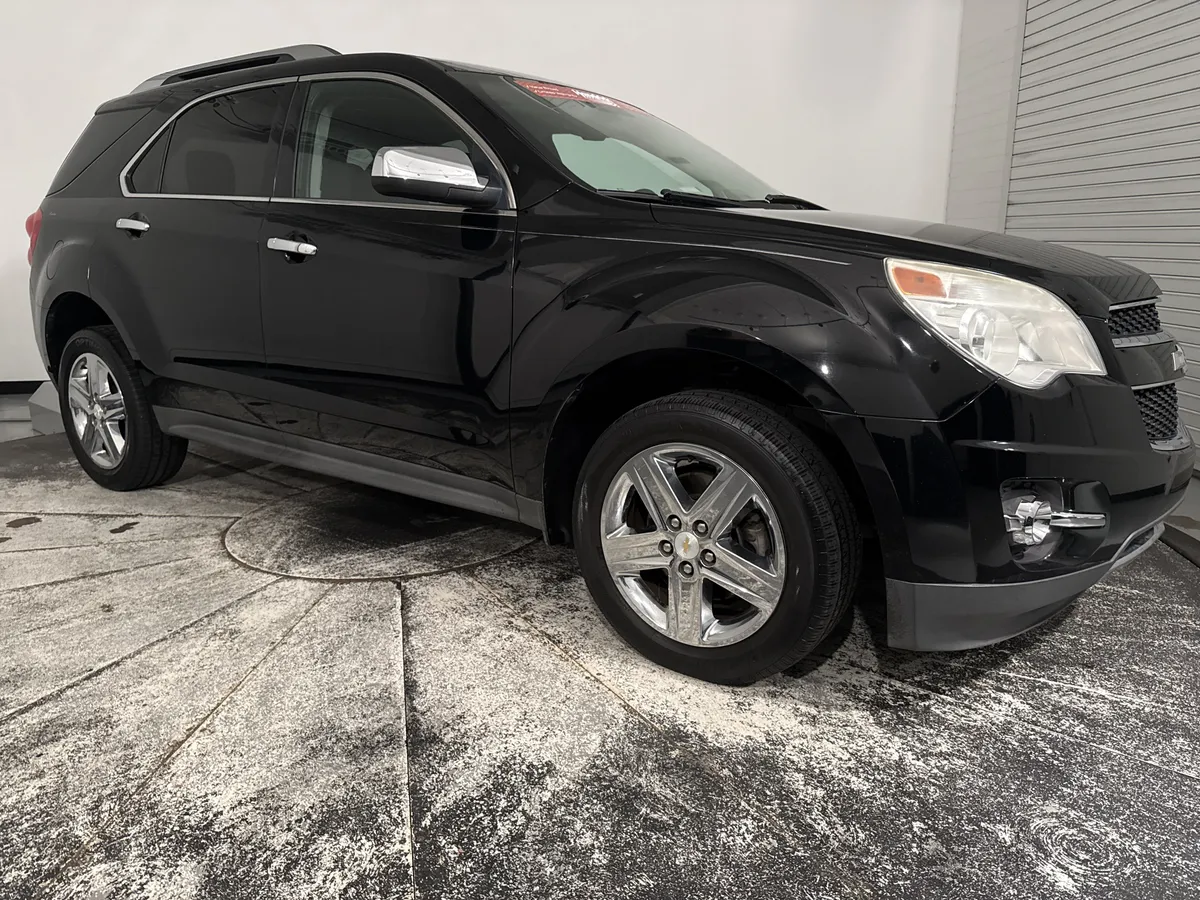 2015 Chevrolet Equinox LTZ thumbnail 2