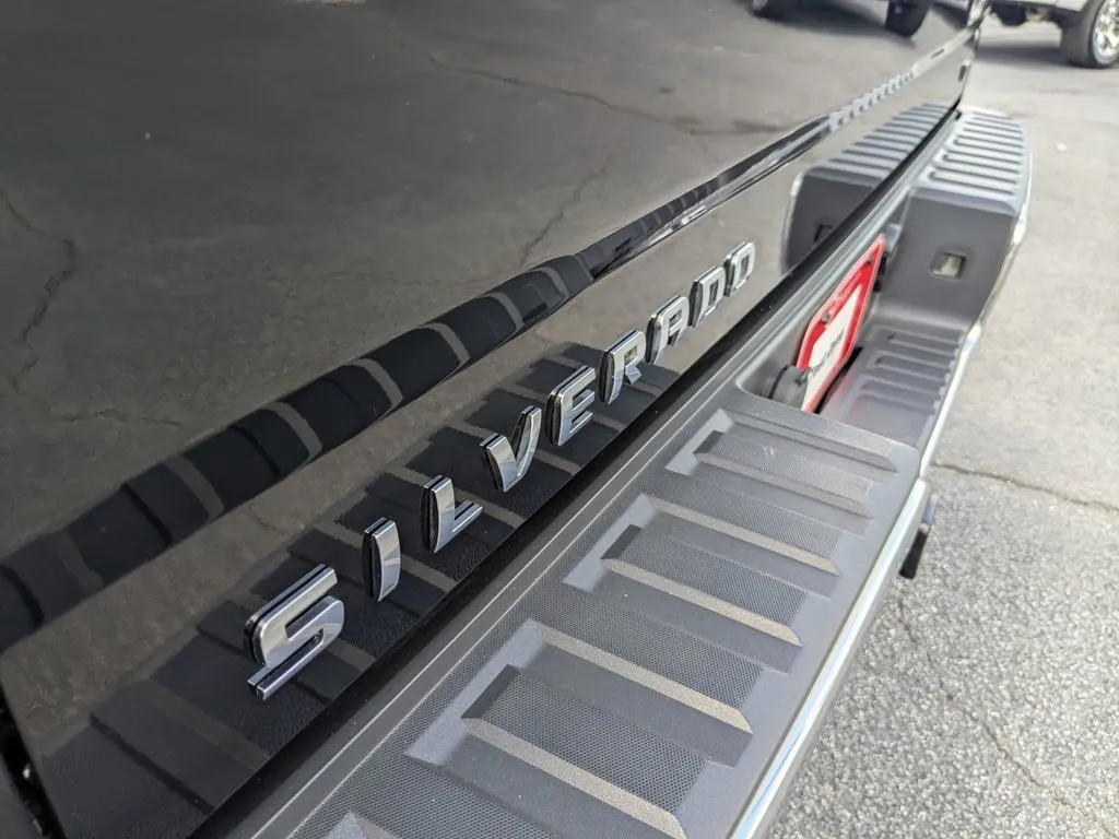 2015 Chevrolet Silverado 1500 LT thumbnail 26