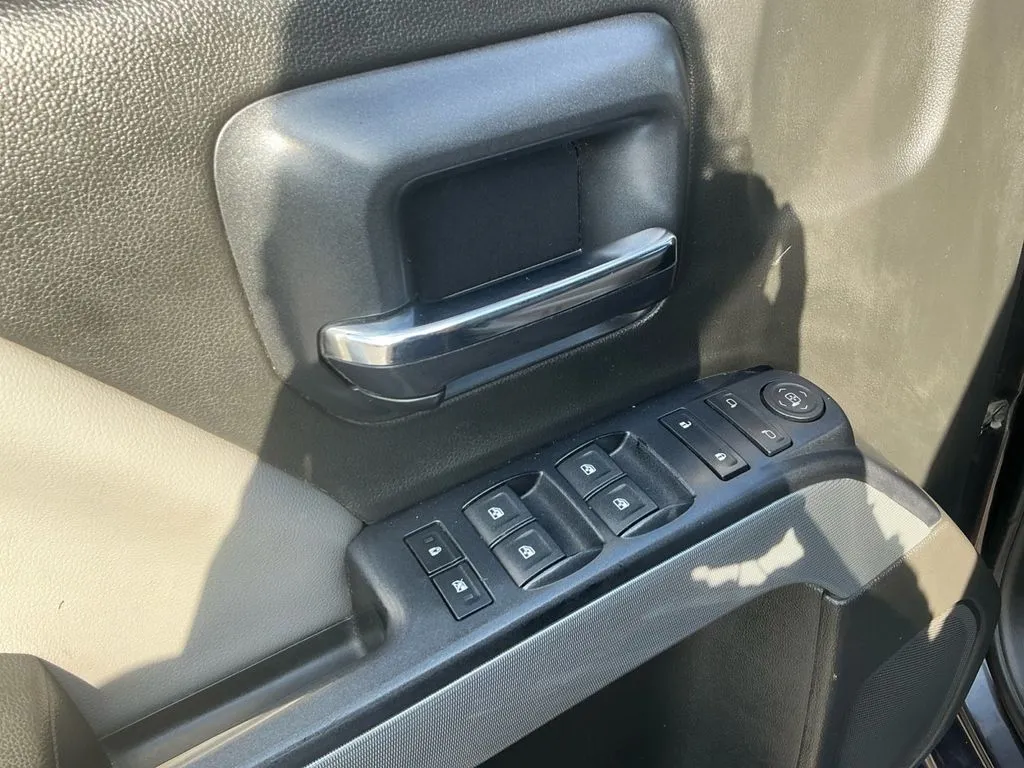 2015 Chevrolet Silverado 1500 LT thumbnail 16