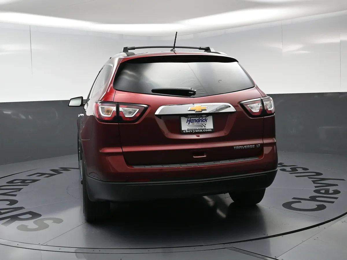 2015 Chevrolet Traverse LT thumbnail 17