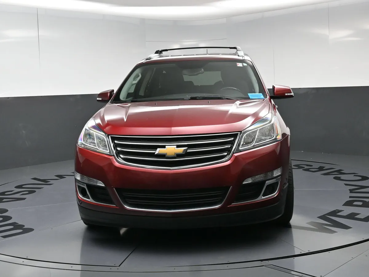2015 Chevrolet Traverse LT thumbnail 4