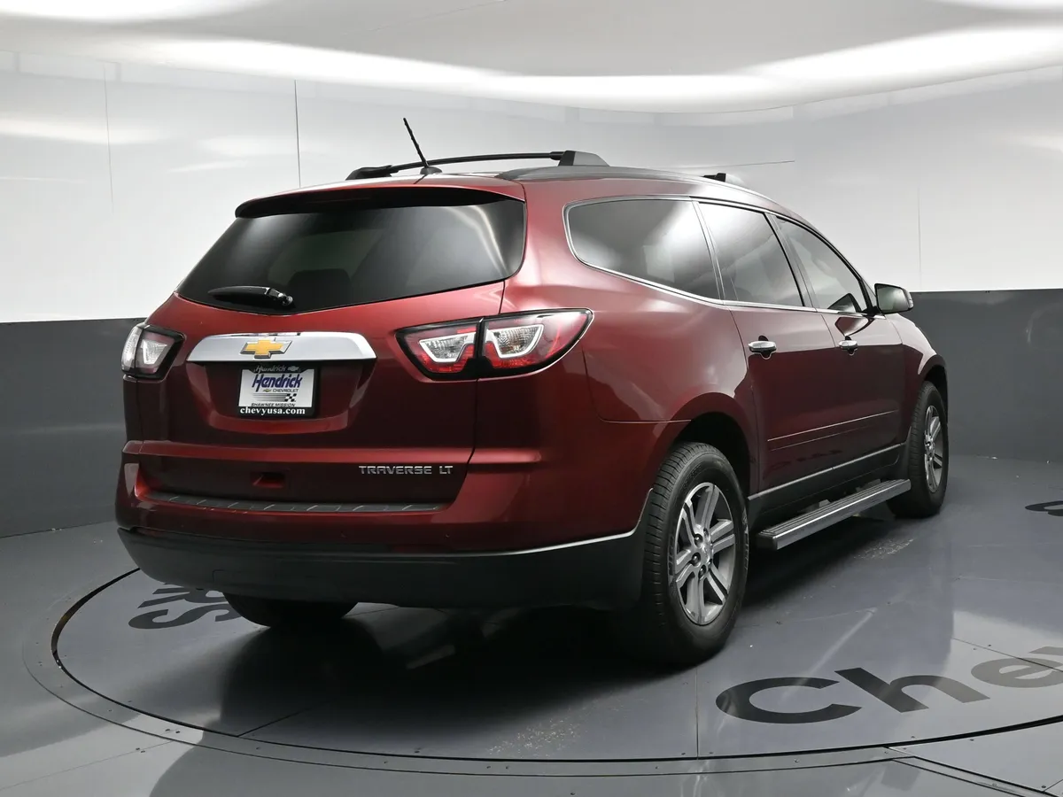 2015 Chevrolet Traverse LT thumbnail 8