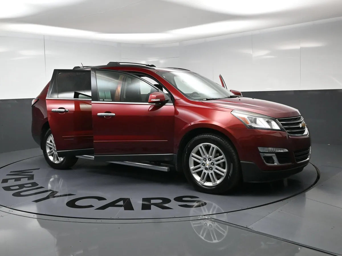 2015 Chevrolet Traverse LT thumbnail 23