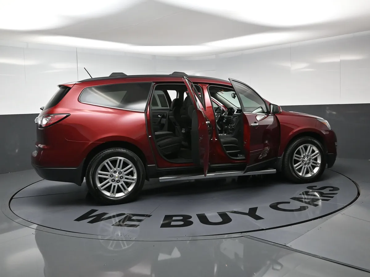 2015 Chevrolet Traverse LT thumbnail 24