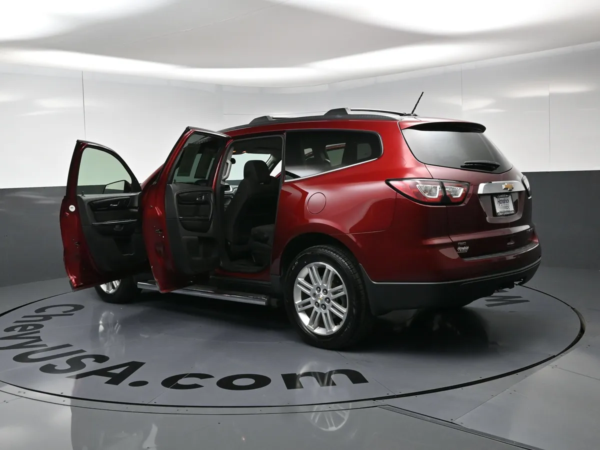 2015 Chevrolet Traverse LT thumbnail 27