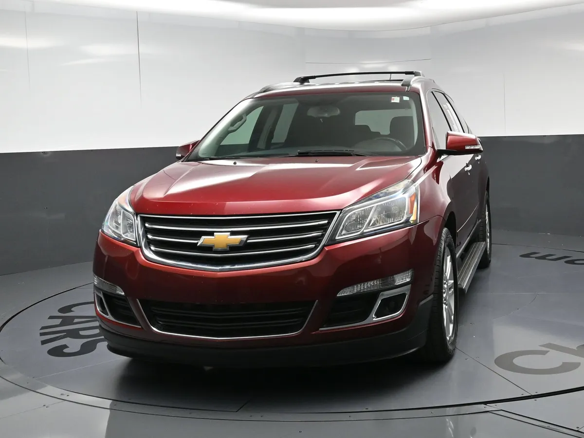 2015 Chevrolet Traverse LT thumbnail 4