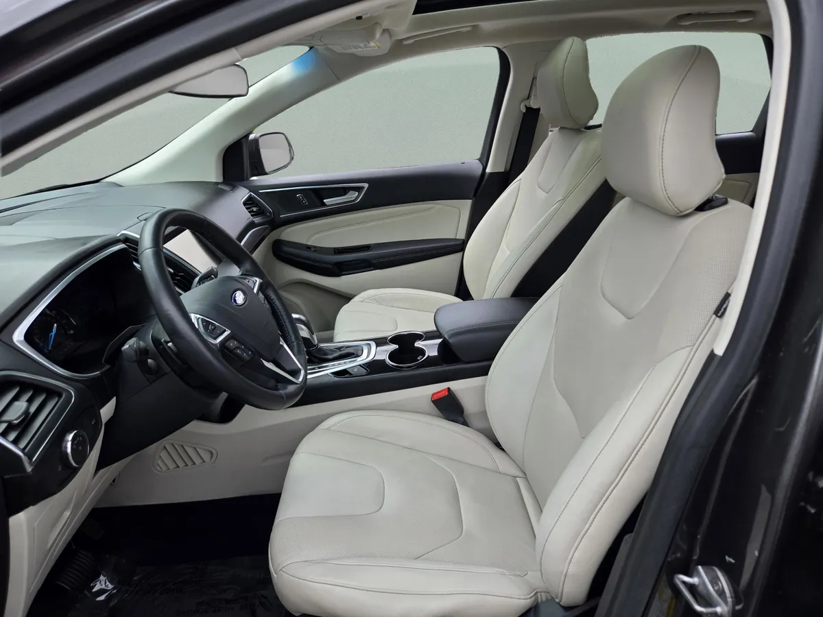 2015 Ford Edge Titanium thumbnail 16