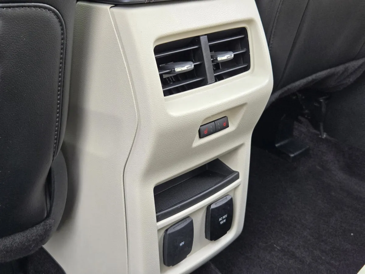 2015 Ford Edge Titanium thumbnail 26