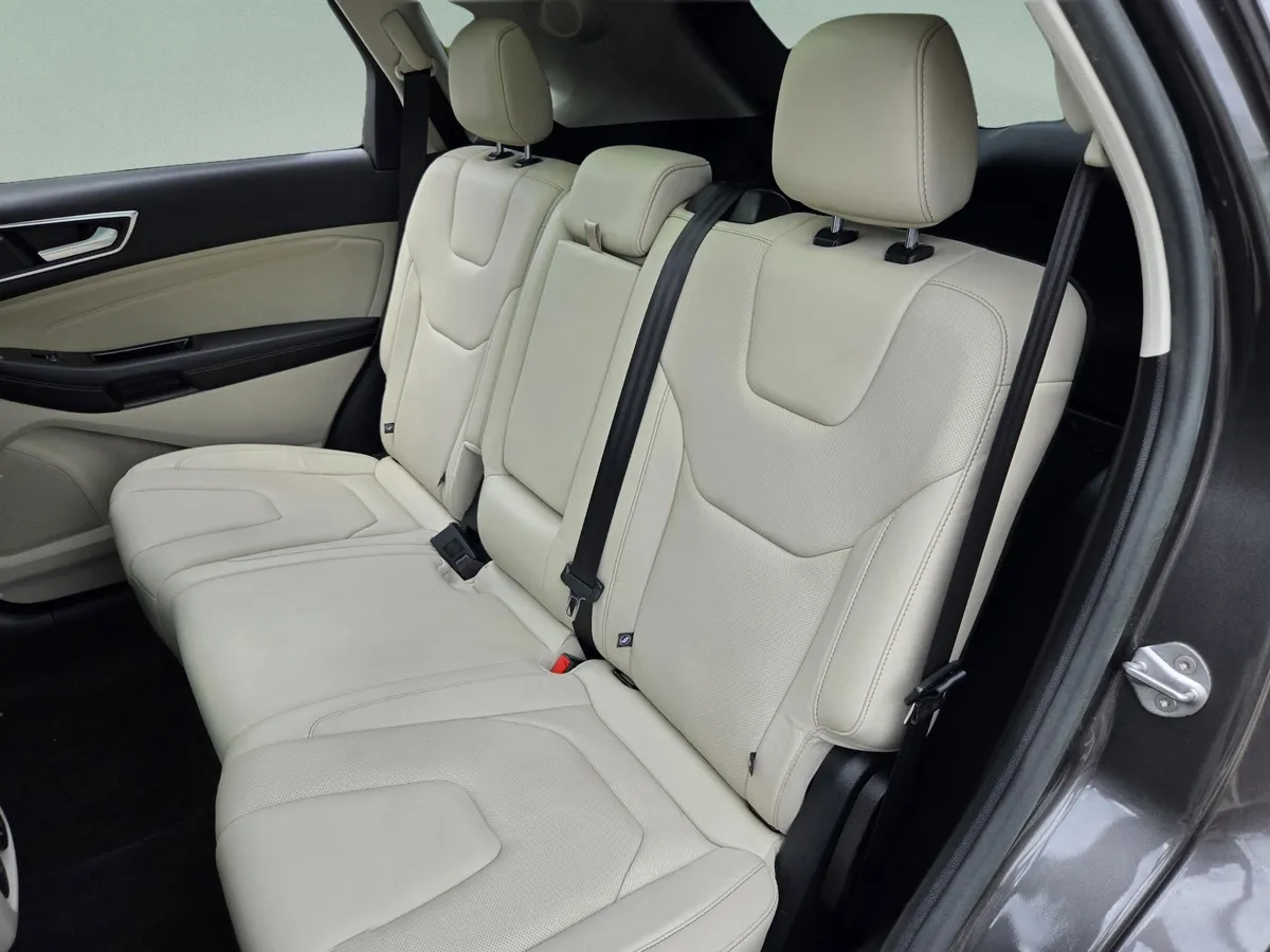 2015 Ford Edge Titanium thumbnail 28