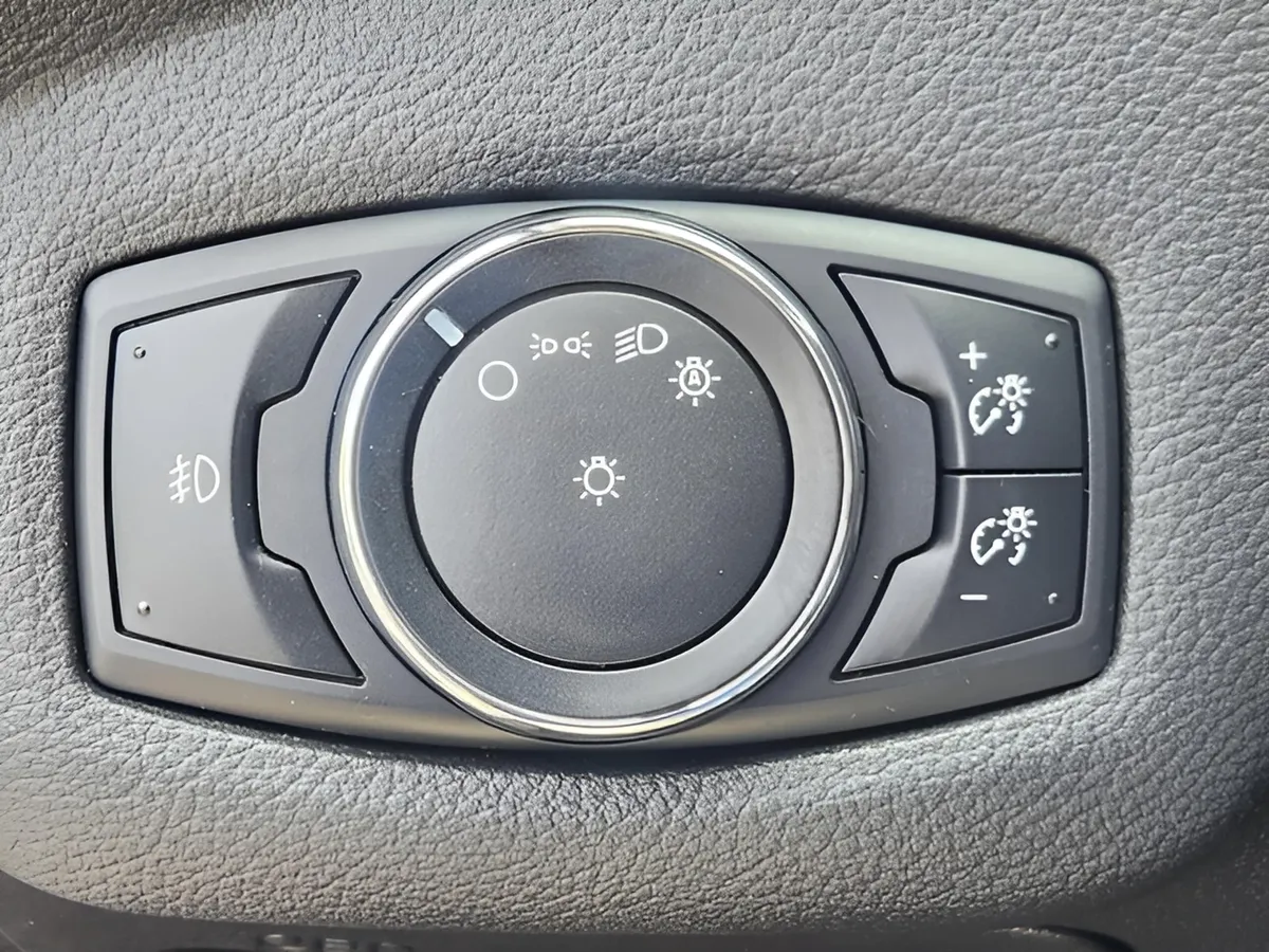 2015 Ford Escape SE thumbnail 13