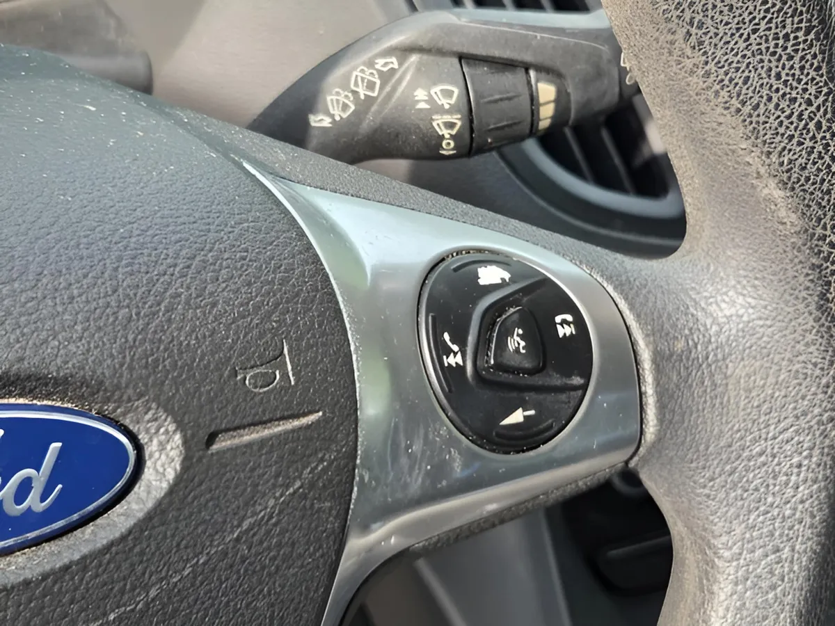 2015 Ford Escape SE thumbnail 5