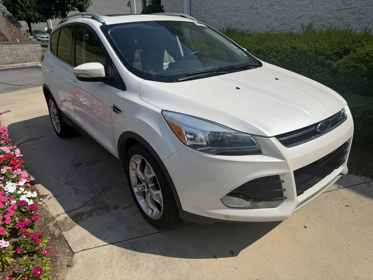 2015 Ford Escape Titanium thumbnail 2