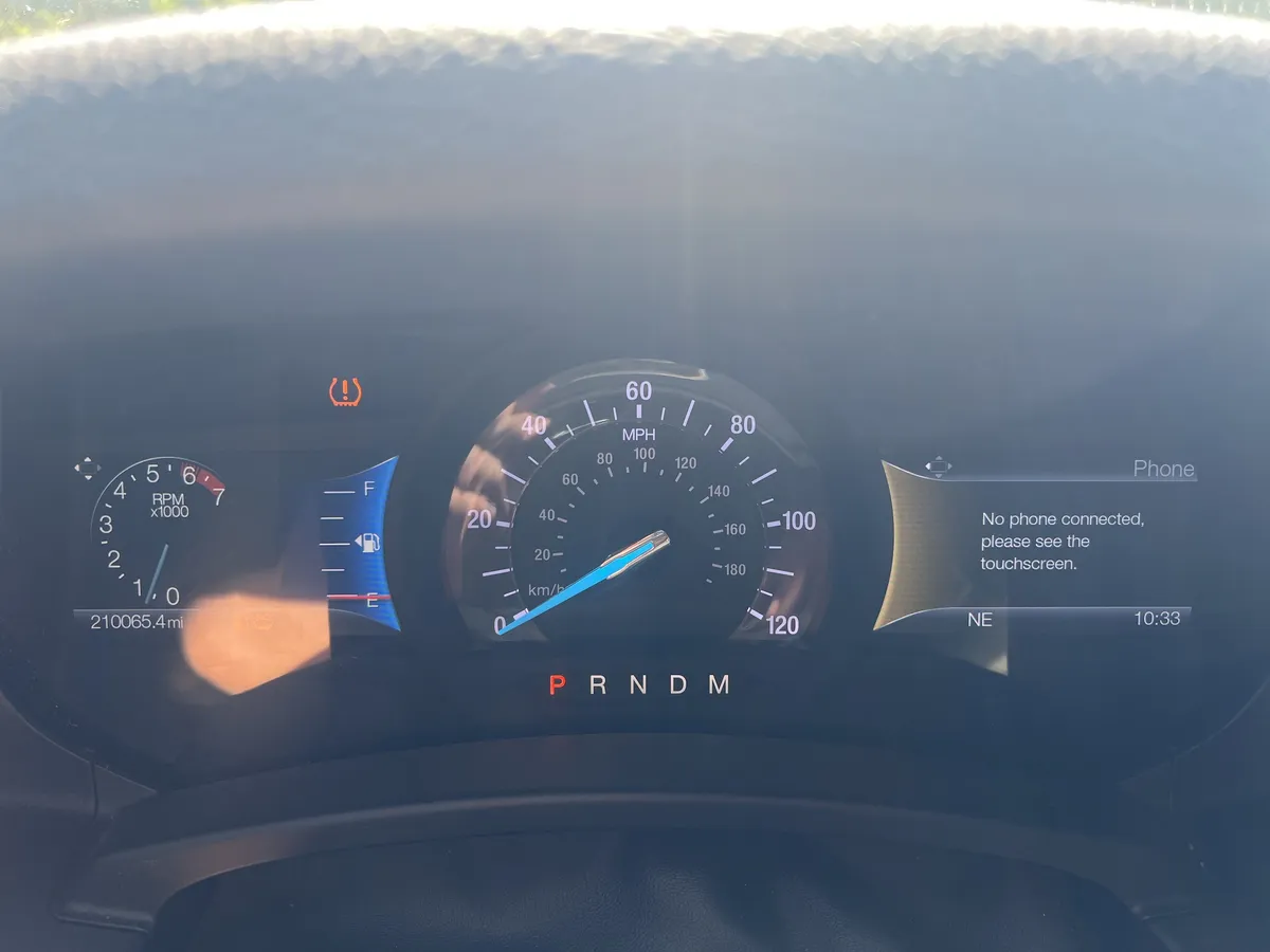 2015 Ford Expedition Limited thumbnail 2