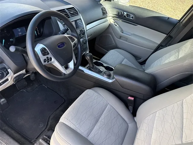 2015 Ford Explorer Base thumbnail 10