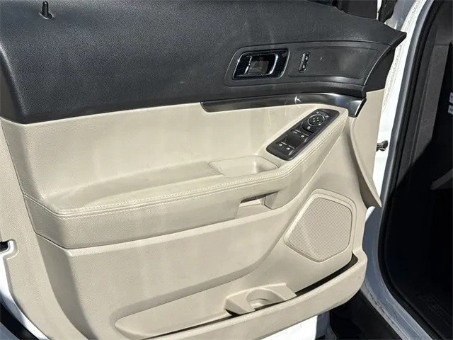 2015 Ford Explorer Base thumbnail 14