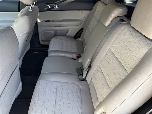 2015 Ford Explorer Base thumbnail 16