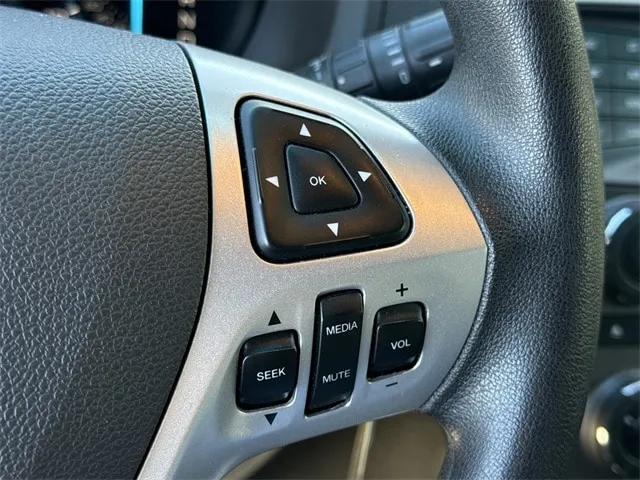 2015 Ford Explorer Base thumbnail 22