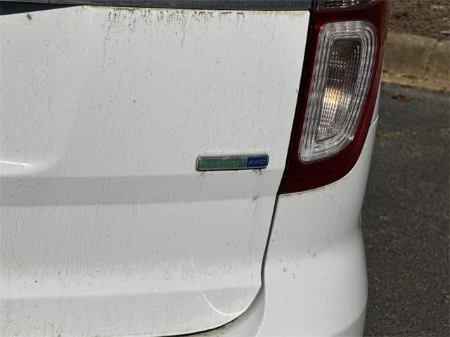 2015 Ford Explorer Base thumbnail 9