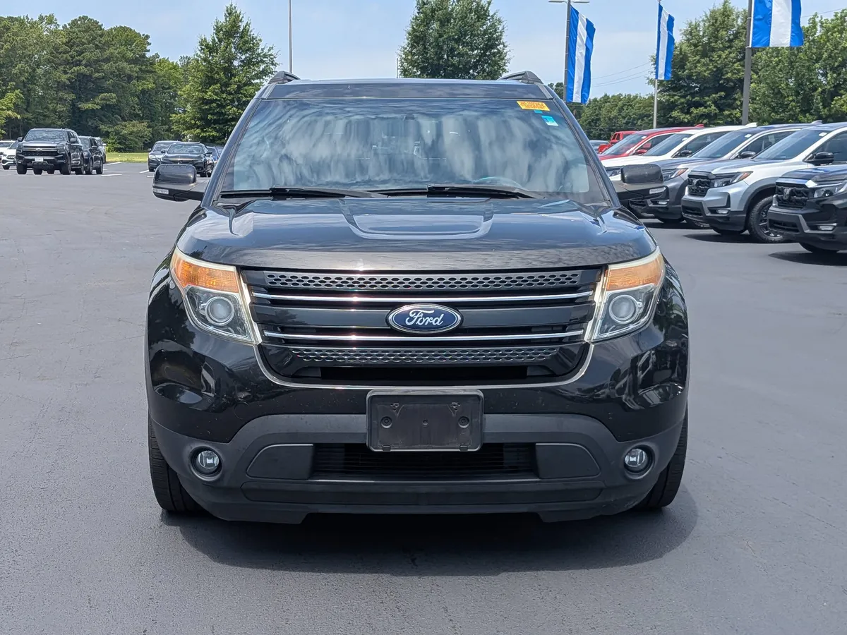 2015 Ford Explorer Limited thumbnail 2