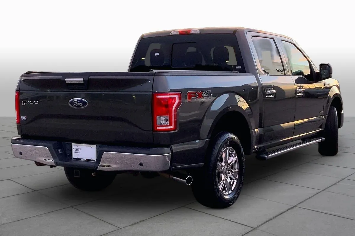 2015 Ford F-150 XLT thumbnail 12
