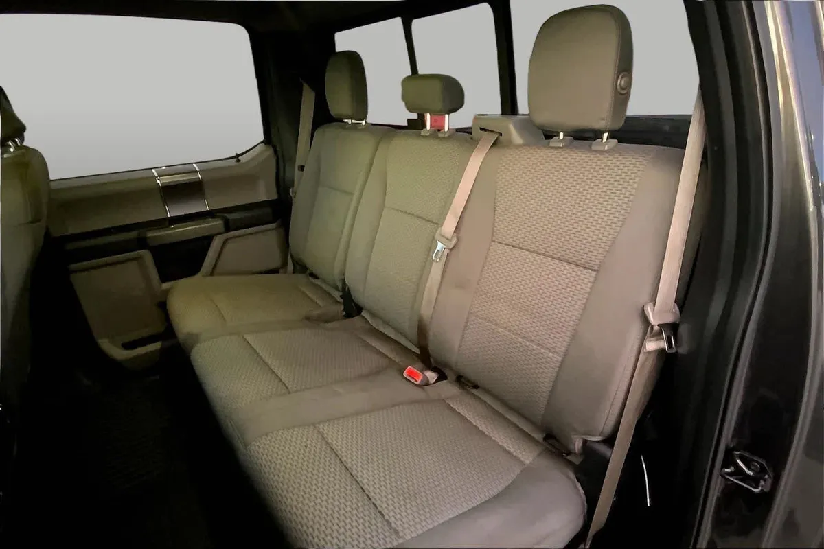 2015 Ford F-150 XLT thumbnail 18