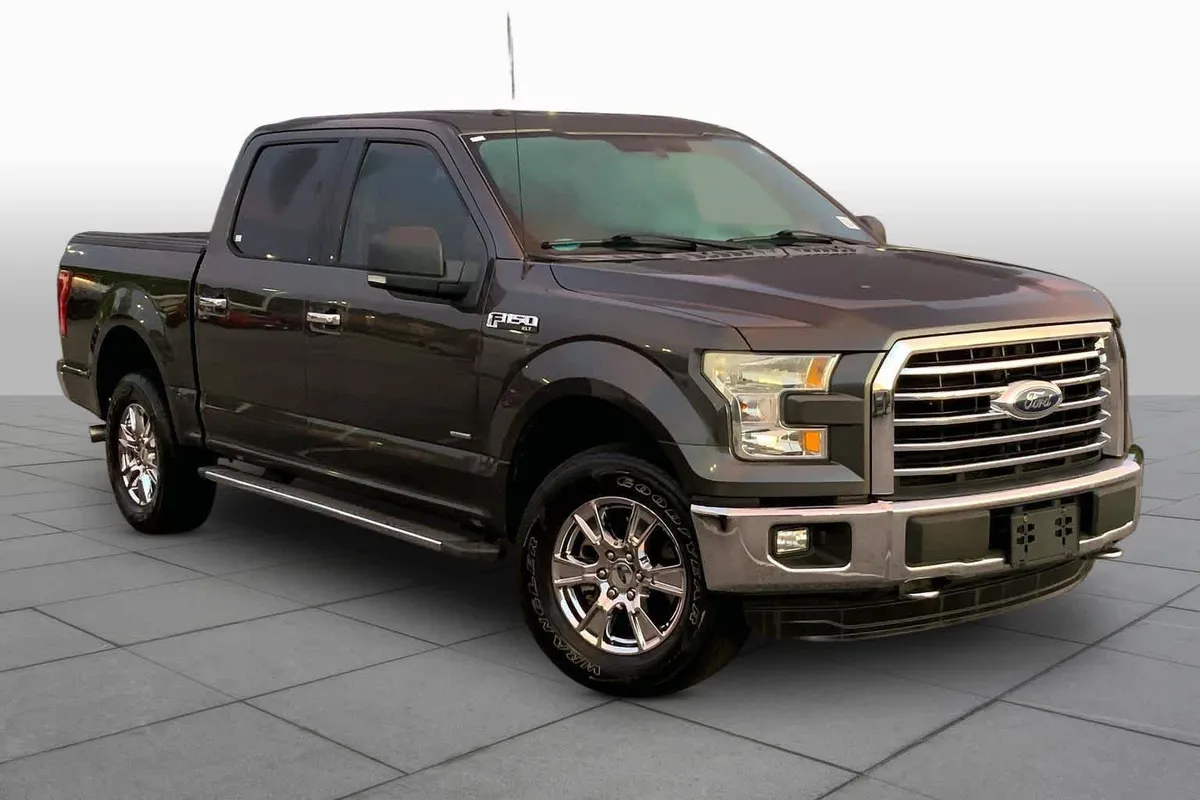 2015 Ford F-150 XLT thumbnail 2