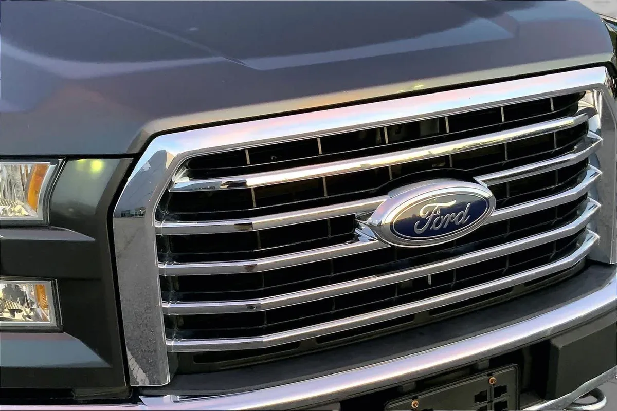2015 Ford F-150 XLT thumbnail 27