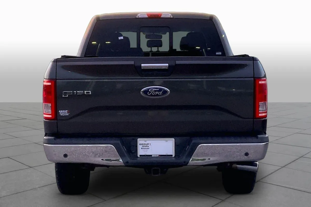 2015 Ford F-150 XLT thumbnail 4