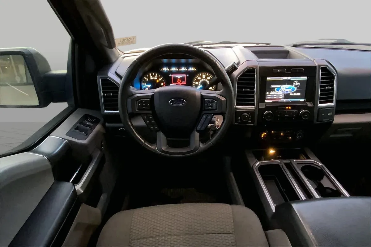2015 Ford F-150 XLT thumbnail 5