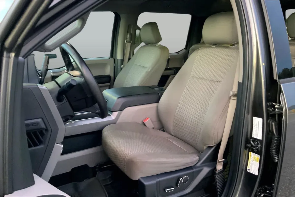2015 Ford F-150 XLT thumbnail 7