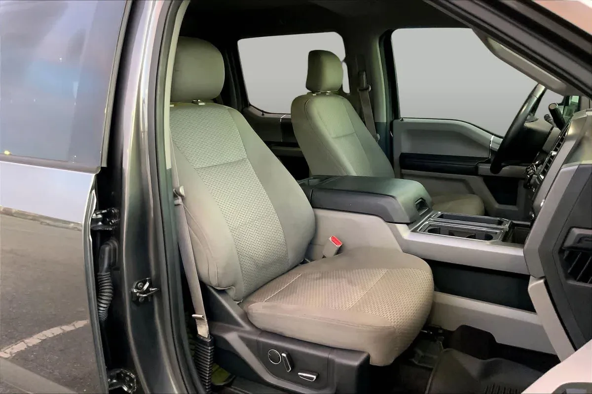 2015 Ford F-150 XLT thumbnail 8